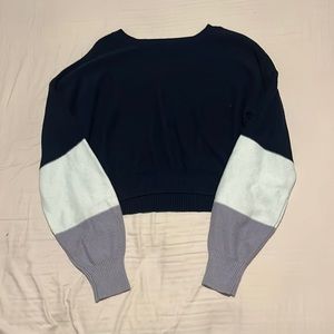Cropped sweater/ Size Medium/ Brand: Hollister
